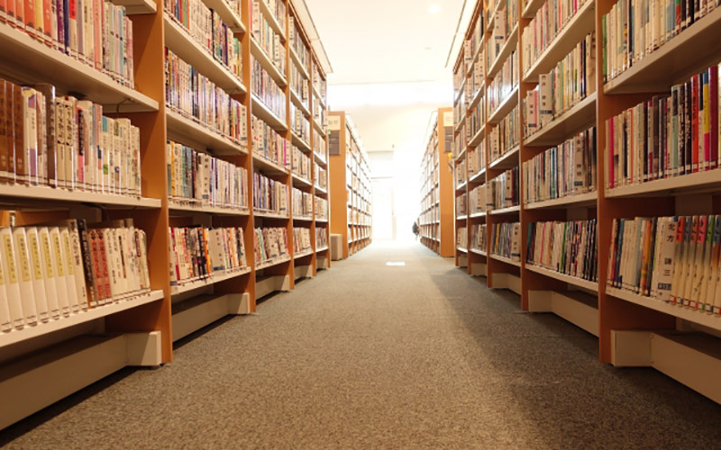 図書館の書棚